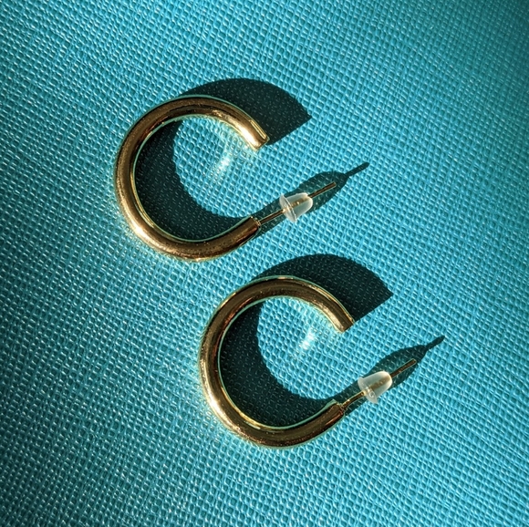BRAND NEW Stylish Korean S925 Earrings - Picture 1 of 1